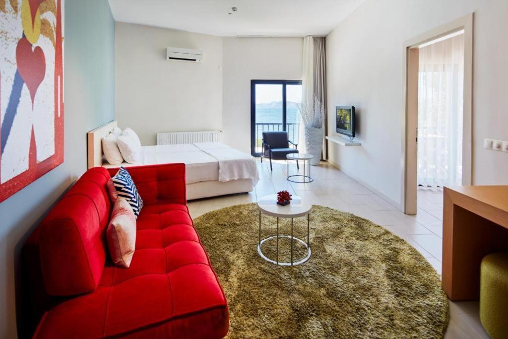Med-Inn Hotel Гюллюк Экстерьер фото
